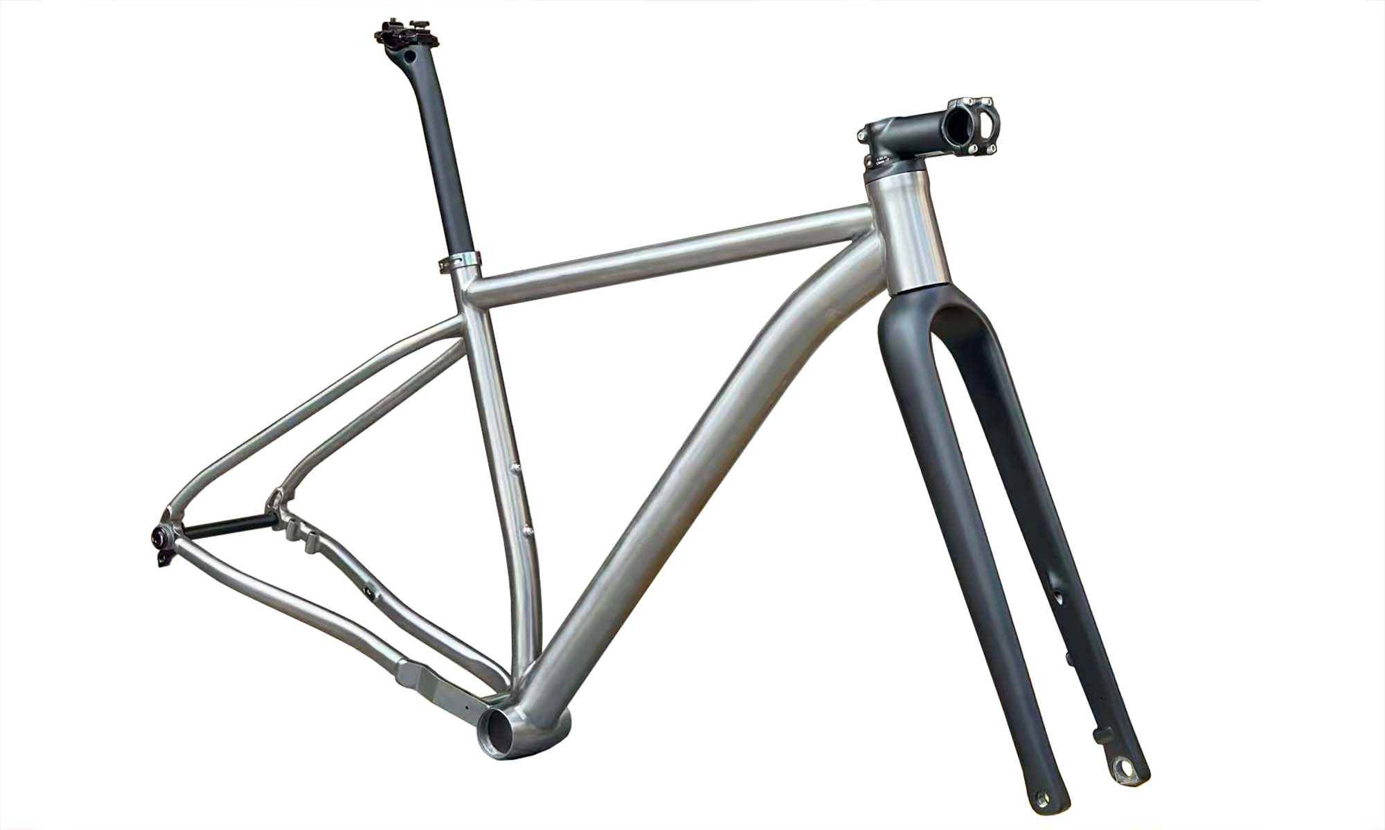 TI-32"Gravel titanium bike frame, view 3