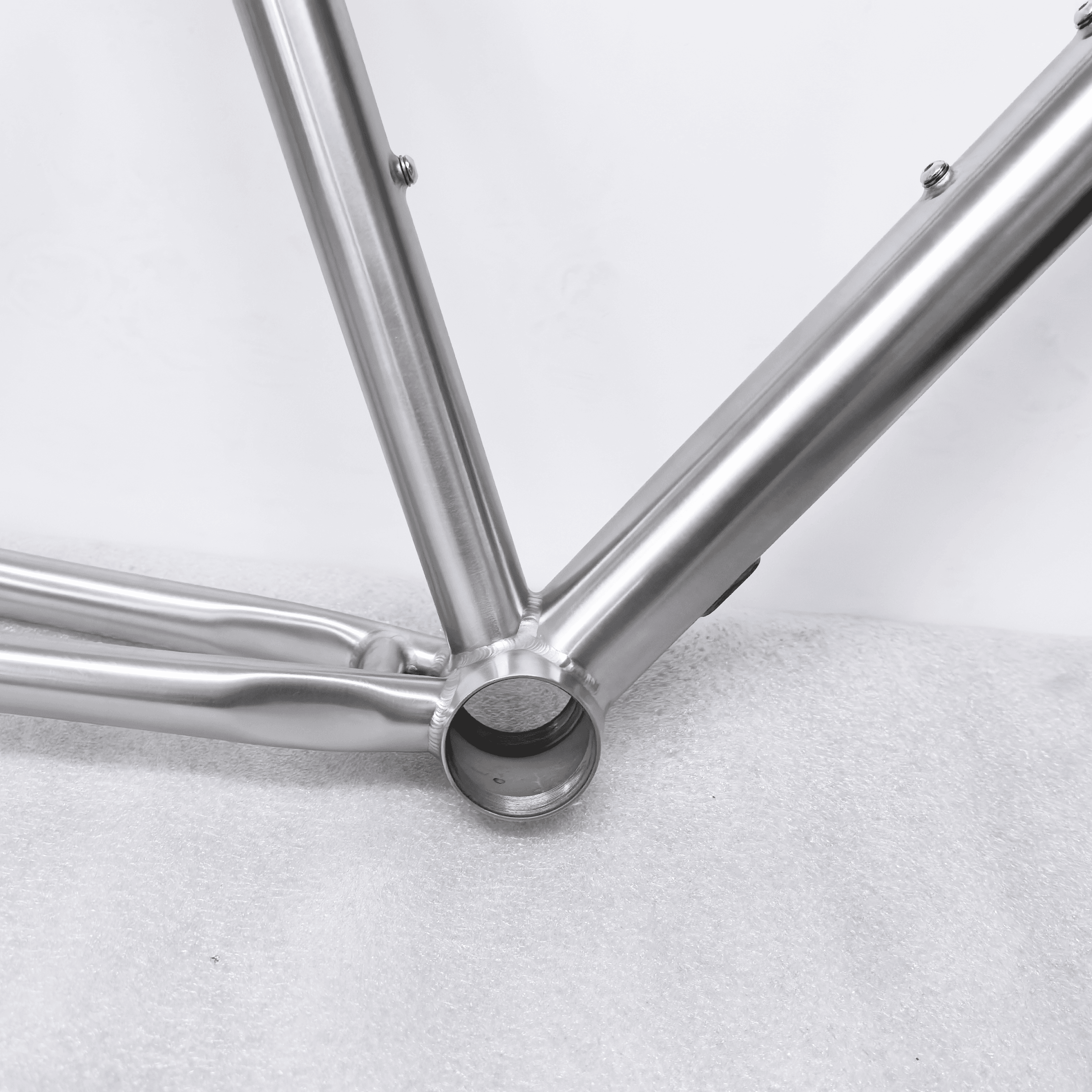 ELEGANCE titanium bike frame, view 6