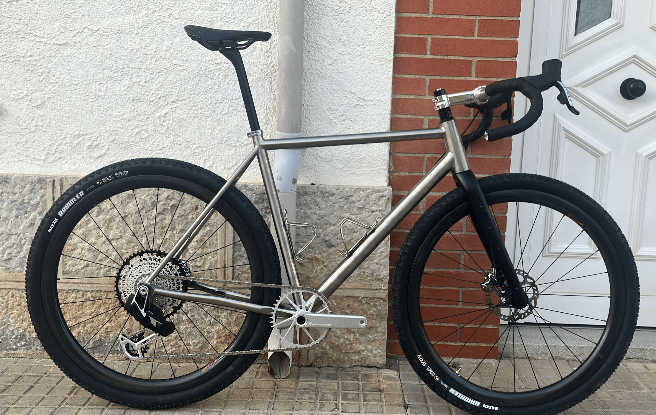 Gravel G50 titanium frame